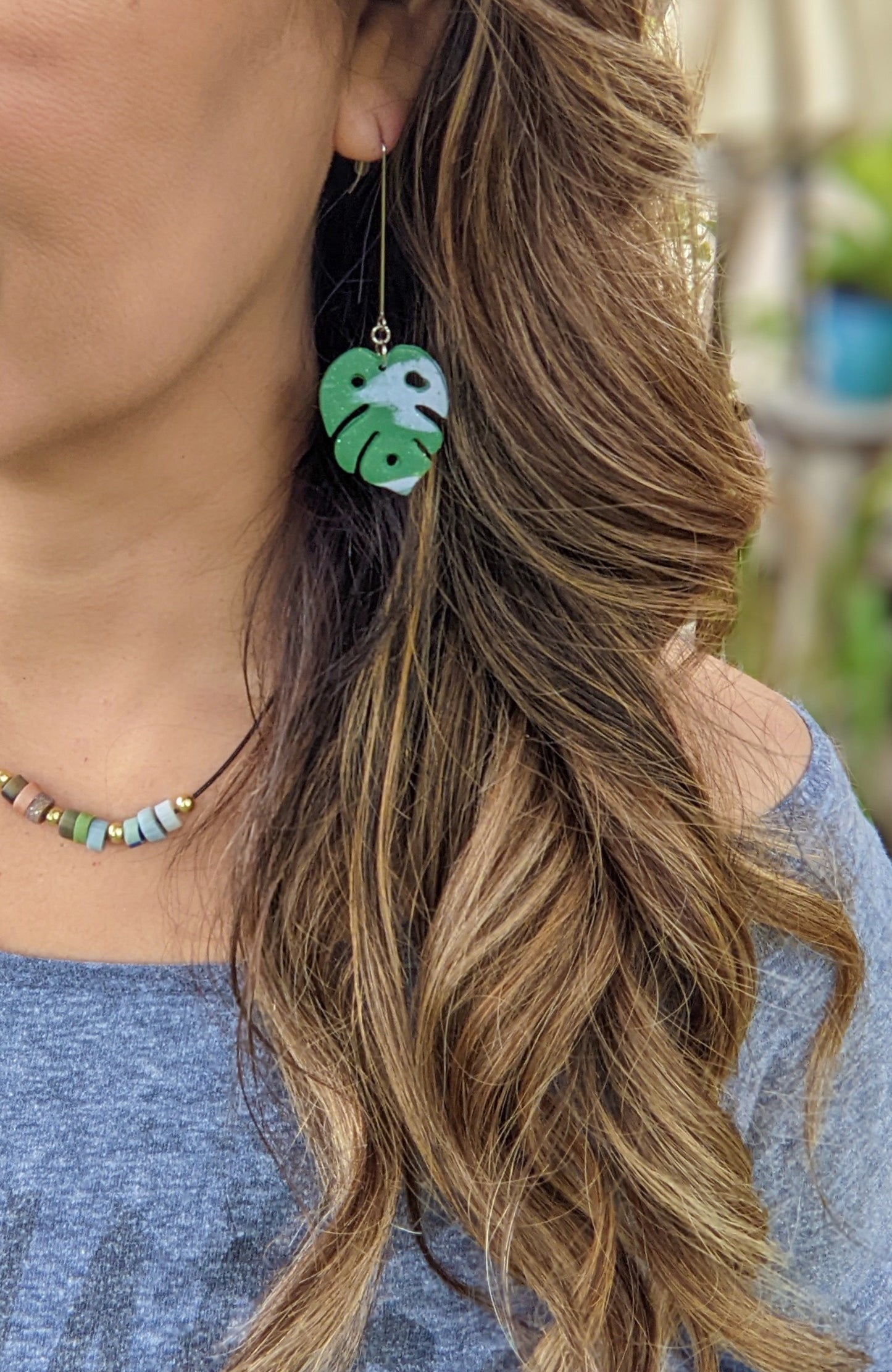 Monstera Albo drop earring