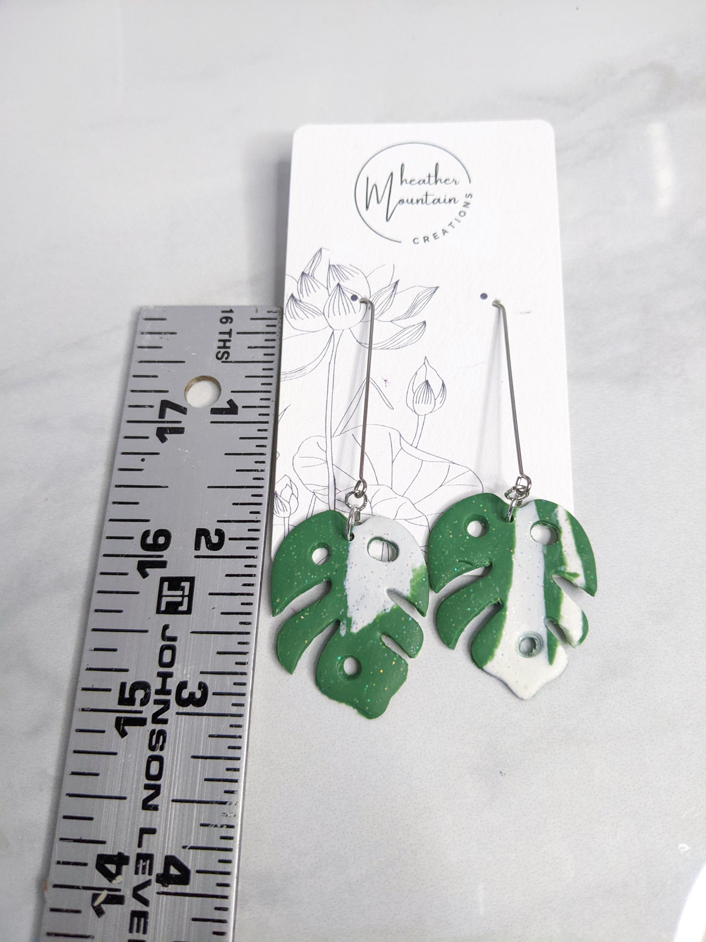 Monstera Albo drop earring